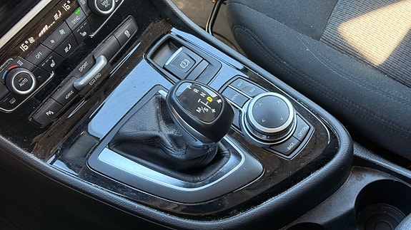BMW 225xe 21 of 30