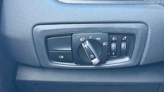 BMW 225xe 13 of 30