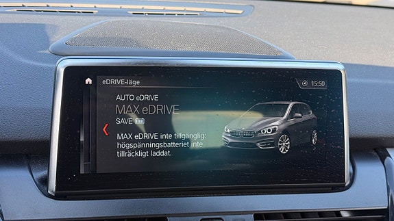BMW 225xe 29 of 30