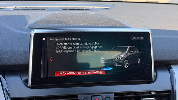 BMW 225xe 28 of 30