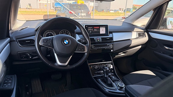 BMW 225xe 9 of 30