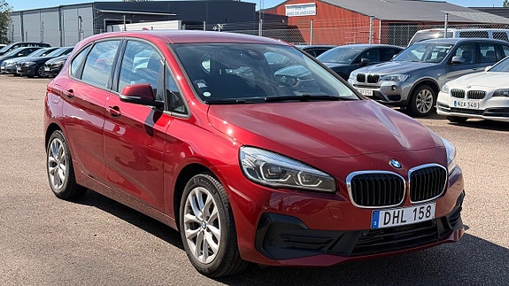BMW 225xe 3 of 5