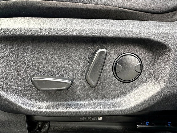 Volkswagen Amarok 13 of 16
