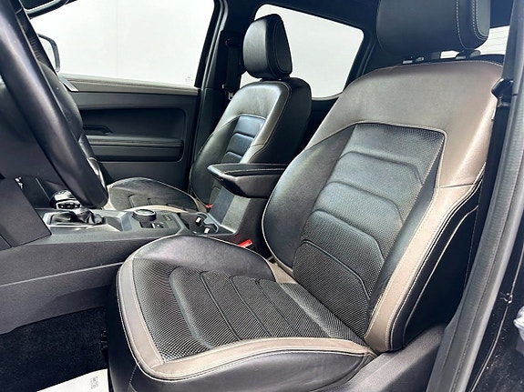 Volkswagen Amarok 14 of 16