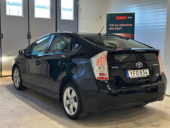 Toyota Prius 5 of 5