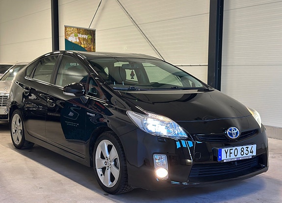Toyota Prius 3 of 5
