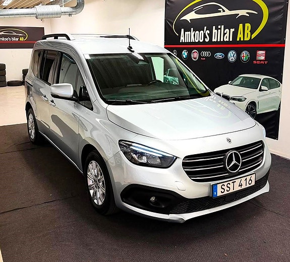 Mercedes-Benz T180 d 3 of 5