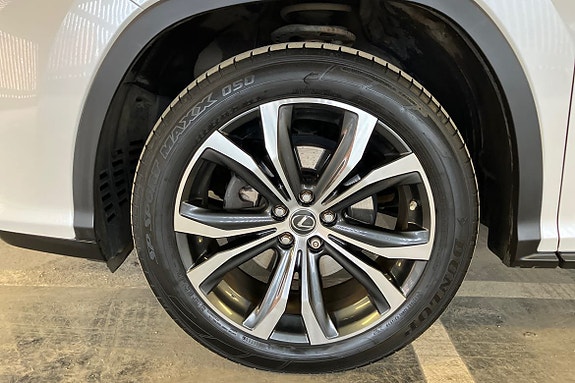 Lexus RX450h 15 of 24