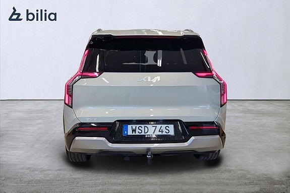 Kia EV9 4 of 21