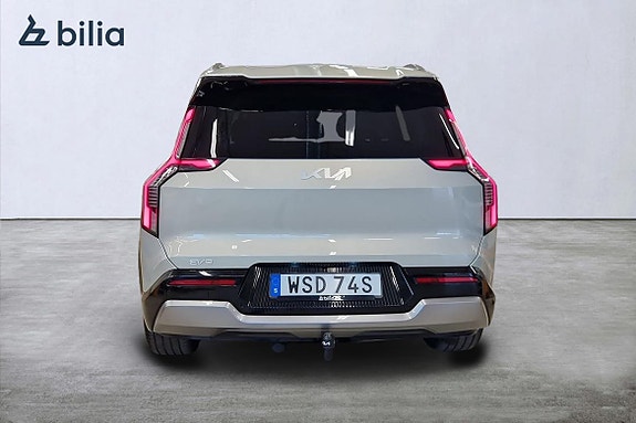 Kia EV9 4 of 21