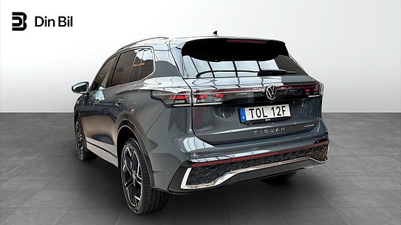 Volkswagen Tiguan 3 of 13