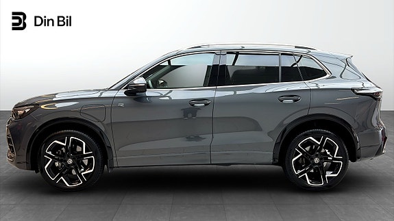 Volkswagen Tiguan 2 of 13