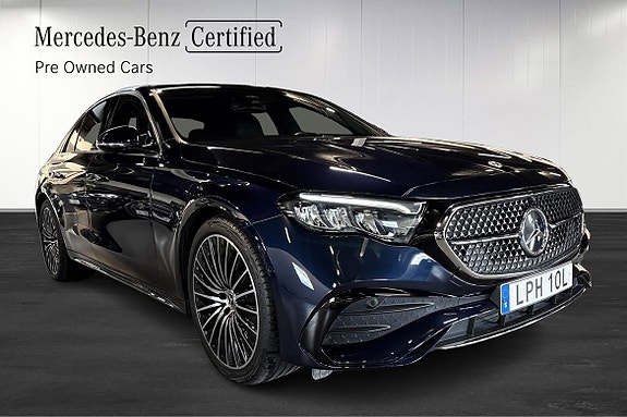 Mercedes-Benz E220 2 of 5