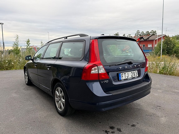 Volvo V70 4 of 14