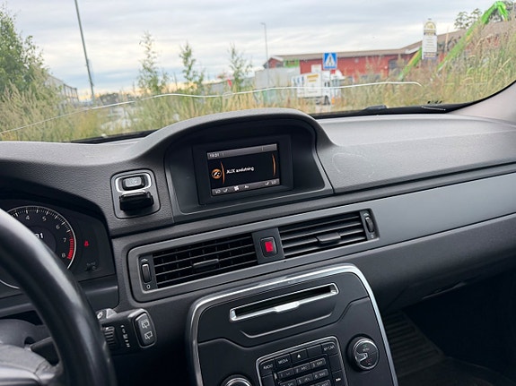 Volvo V70 10 of 14
