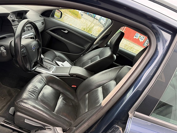 Volvo V70 7 of 14