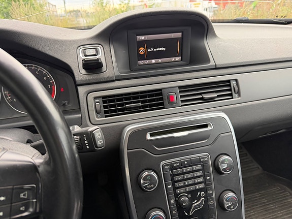 Volvo V70 11 of 14
