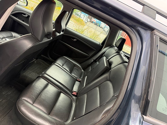 Volvo V70 8 of 14