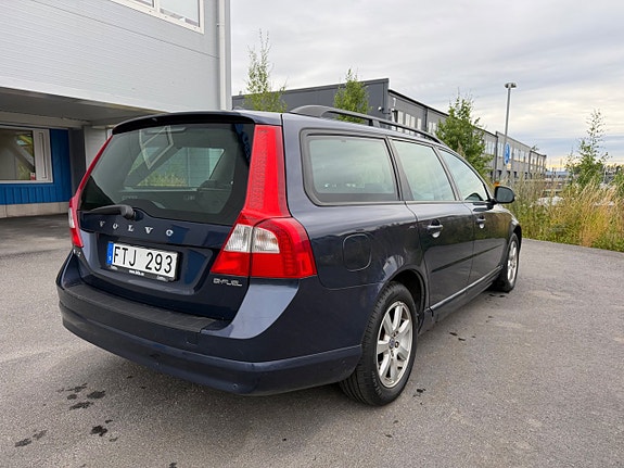 Volvo V70 6 of 14