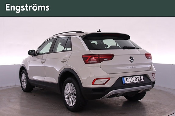 Volkswagen T-Roc 4 of 5