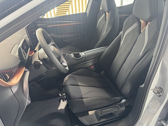 Cupra Tavascan 7 of 18