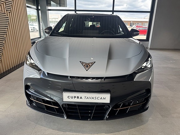 Cupra Tavascan 2 of 5