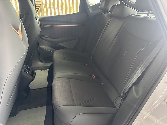 Cupra Tavascan 8 of 18