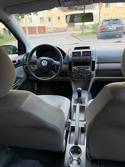 Volkswagen Polo 12 of 21