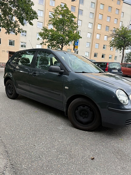 Volkswagen Polo 5 of 21