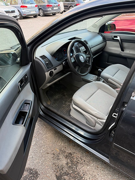 Volkswagen Polo 8 of 21