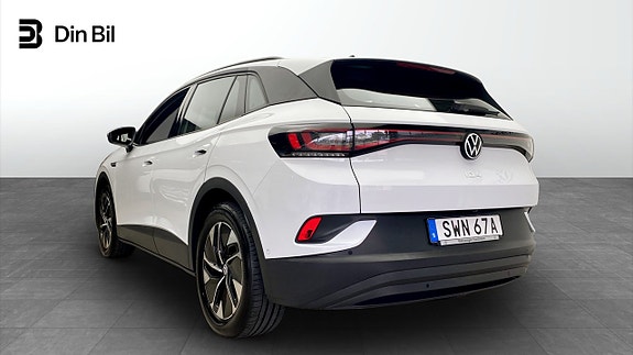 Volkswagen ID.4 3 of 5