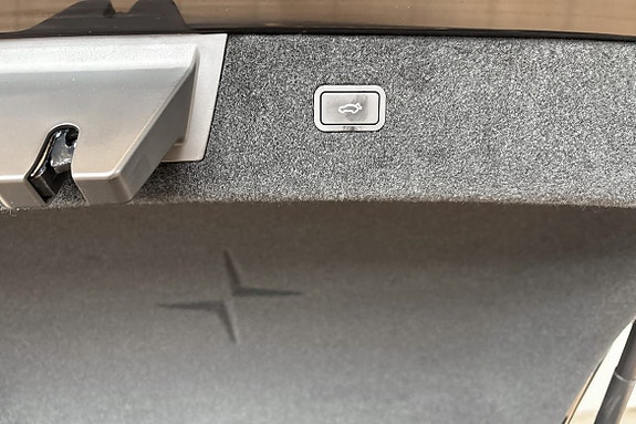 Polestar 4 18 of 30