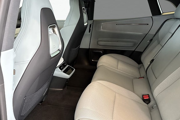 Polestar 4 12 of 30