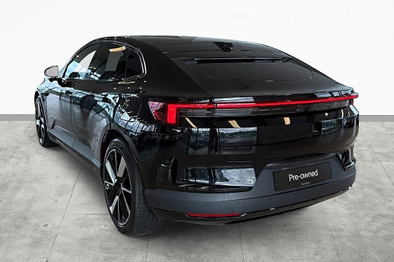Polestar 4 8 of 30