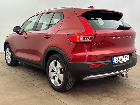 Volvo XC40 4 of 5