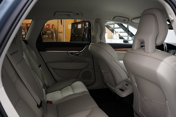 Volvo V90 22 of 25
