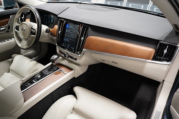 Volvo V90 10 of 25
