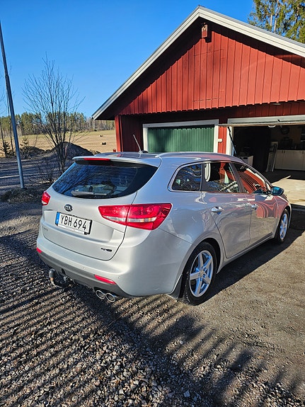 Kia Ceed 2 of 5