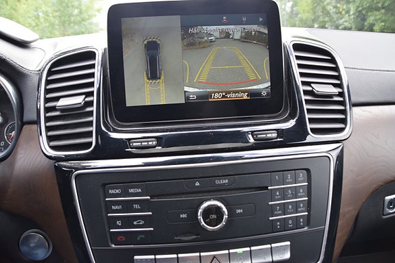 Mercedes-Benz GLS500 14 of 30