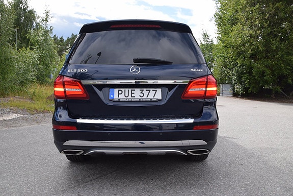 Mercedes-Benz GLS500 4 of 5