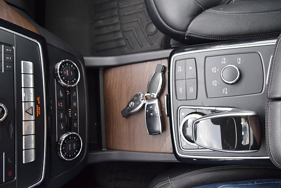 Mercedes-Benz GLS500 20 of 30