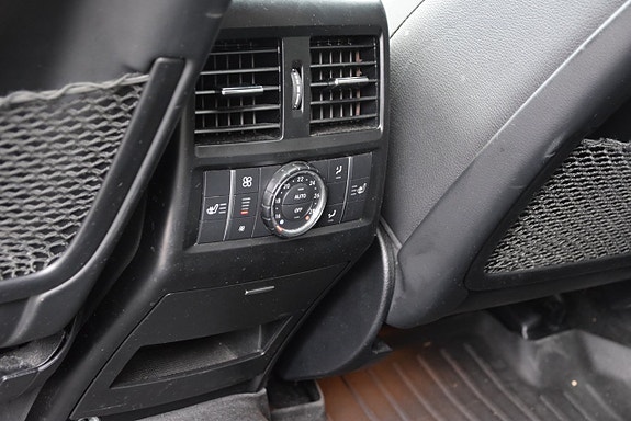 Mercedes-Benz GLS500 8 of 30