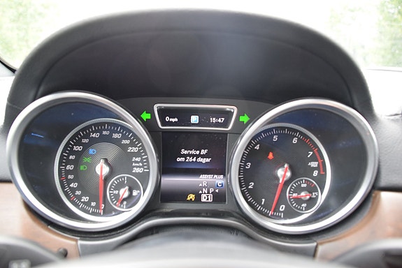 Mercedes-Benz GLS500 22 of 30