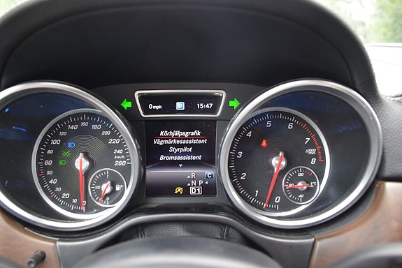 Mercedes-Benz GLS500 24 of 30