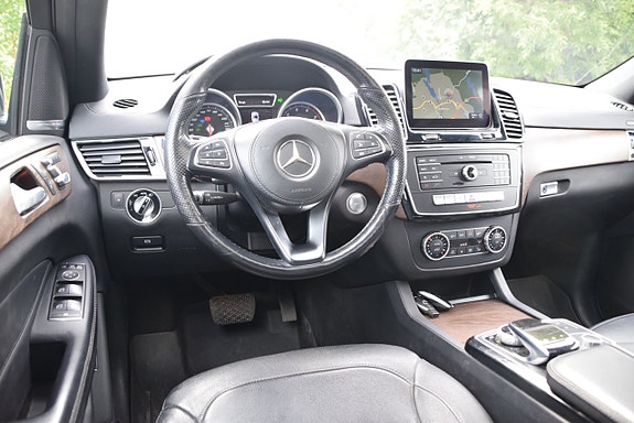 Mercedes-Benz GLS500 7 of 30