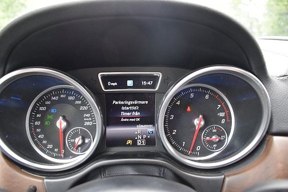 Mercedes-Benz GLS500 23 of 30