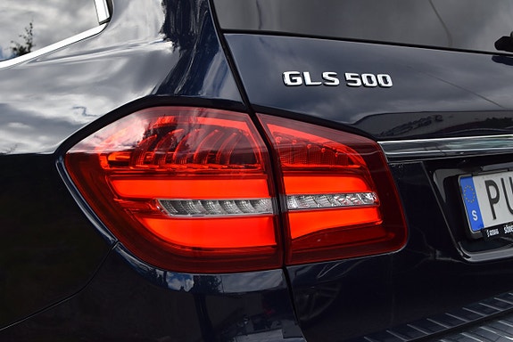 Mercedes-Benz GLS500 30 of 30