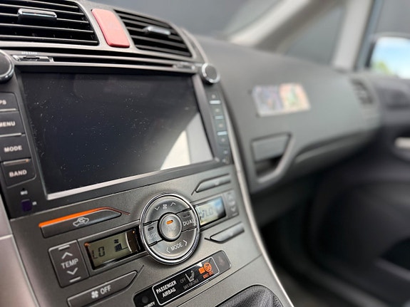 Toyota Auris 17 of 19