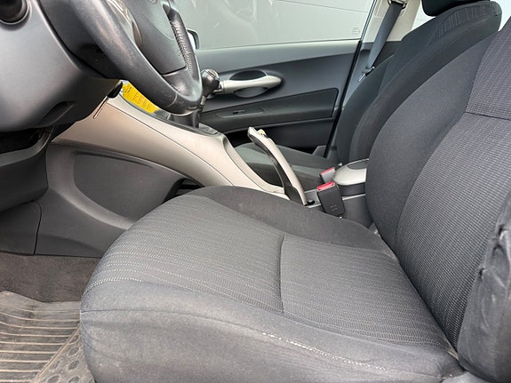 Toyota Auris 10 of 19