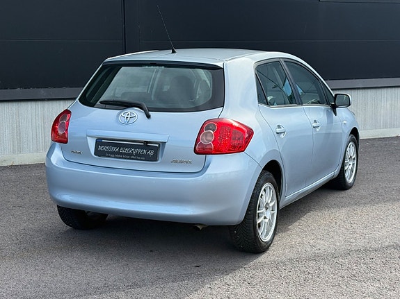 Toyota Auris 6 of 19